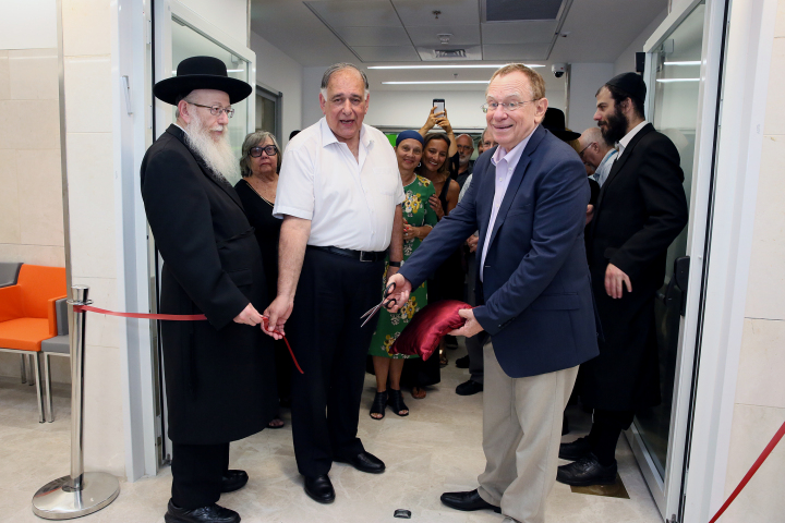 The dedication ceremony of the new Radiation Therapy Wing. Photography: Pioter Fliter.
