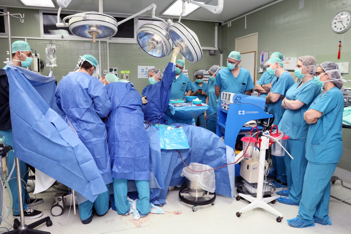 The course participants with Rambam’s surgical team. Photography: Pioter Fliter