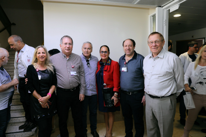 (L-R) Mrs. Gila Hyams, Dr. Michael Halberthal, Mr. Aryeh Berkovitz, Dr. Esty Golan, Dr. Eyal Braun, Professor Rafi Beyar. Photographer: Pioter Fliter