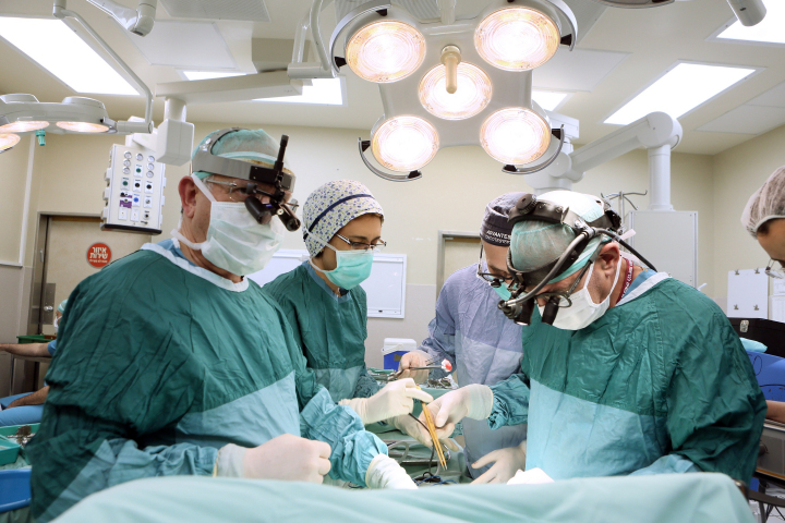 Rambam's pediatric kidney transplant team in action. Photography: Pioter Fliter