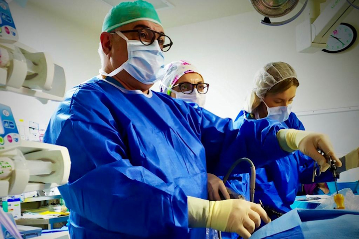 Dr. Arcady Vachyan during the surgery. Photography: RHCC.