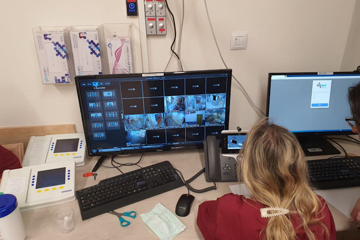 The “Crown” Department enables conversation with patients from the control room, via continuous video contact between patients and the caregiver team. Photography: Courtesy of Rambam HCC