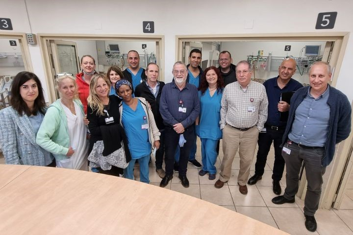 Staff of the Department of Neurology with representatives of the Rambam administration at the opening of the neurological intensive care unit. Photography: Rambam HCC.