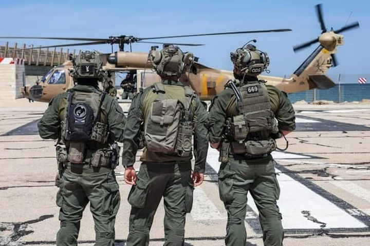 Receiving wounded soldiers at the helipad at Rambam Health Care Campus. Photography: Rambam HCC.