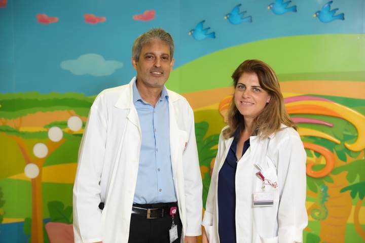 בתמונה: פרופ' רון בלוססקי ודר' דנה ויטנר. צילום: הקריה הרפואית רמב"ם. 

