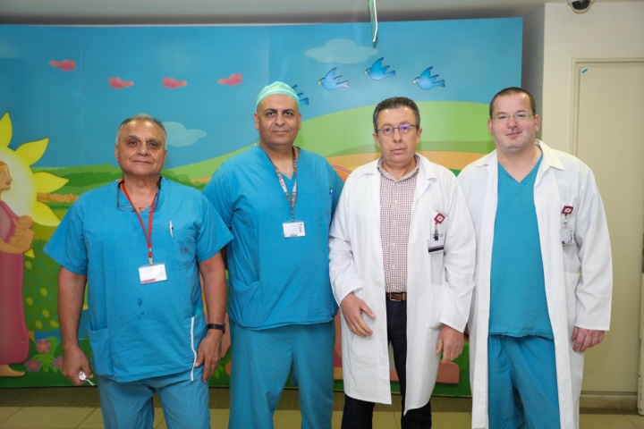 בתמונה: צוות המרפאה החדשה ברמב"ם. מימין לשמאל – ד"ר יניב ציפורי, ד"ר נדיר גאנם, ד"ר אודי ארגז וד"ר רוני אברהמי. צילום: הקריה הרפואית רמב"ם


