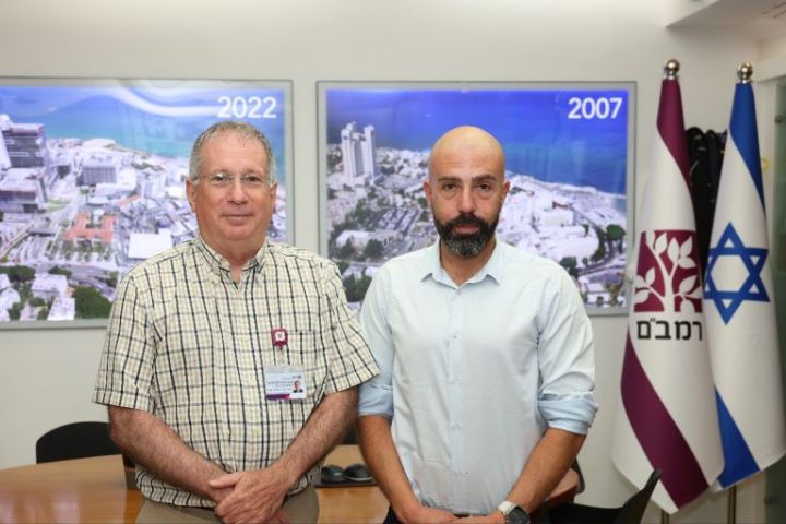 Photo: L-R: Professor Michael Halberthal and Mr. Kobi Tzoref. Photography: Rambam HCC
